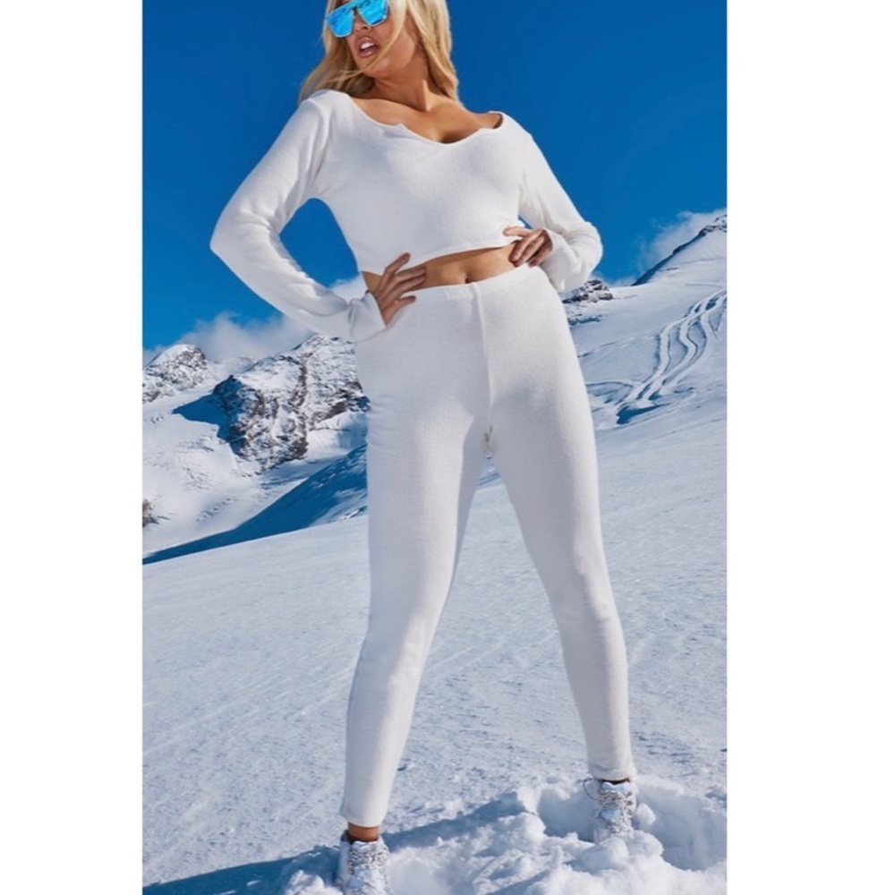 Plus Cream Brushed Rib V Neck Crop Top